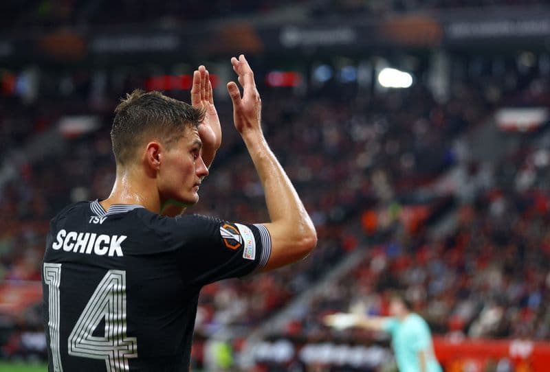 Soccer-Schick vuelve a apuntar mientras el Leverkusen vence al Leipzig en la Bundesliga