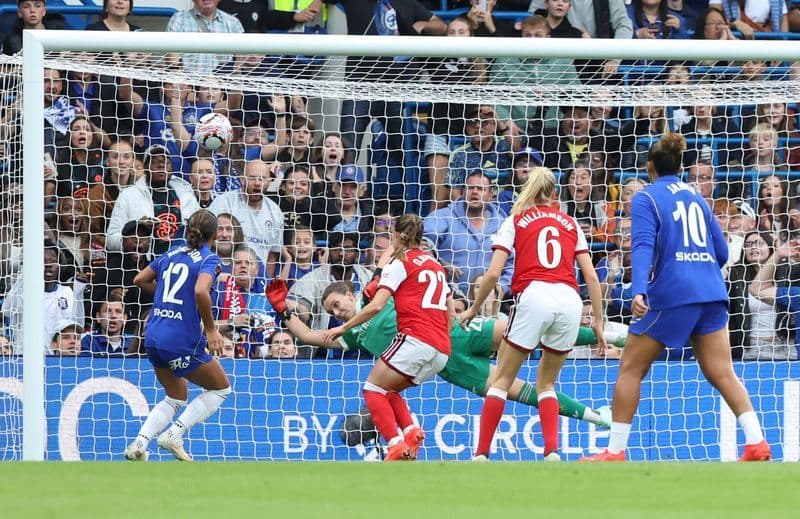Fútbol: Thompson despide al Chelsea a una victoria por 1-0 en la WSL sobre el Arsenal