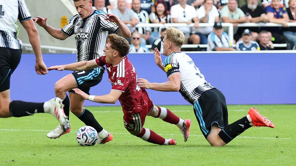 El Newcastle explicó por qué el VAR no se utilizó en la decisión del Liverpool como audio publicado por la Premier League